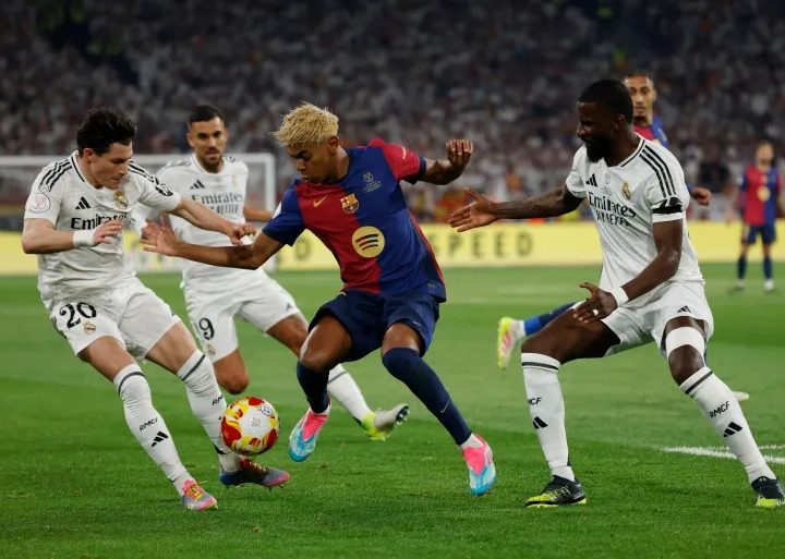 برشلونة يستعيد صدارة الدوري الاسباني