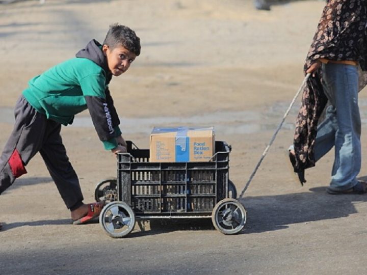 بالصورة.. ” أمن المقاومة ” يحذر من علب مموهة كأغذية محفوظة في قطاع غزة