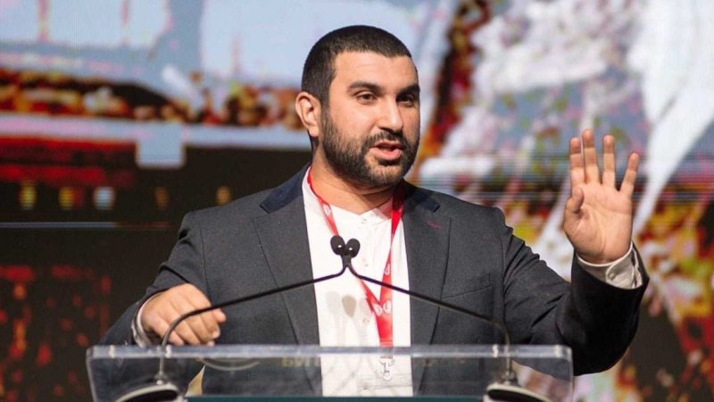من أصول عربية.. أمريكا تعتقل محللاً سياسياً انتقد “إسرائيل”