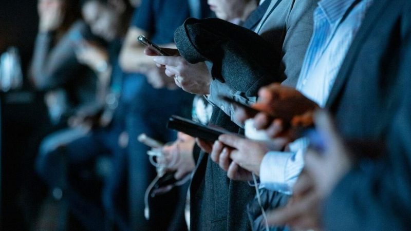 بريطانيا تفكك أكبر شبكة في تأريخها لسرقة الهواتف