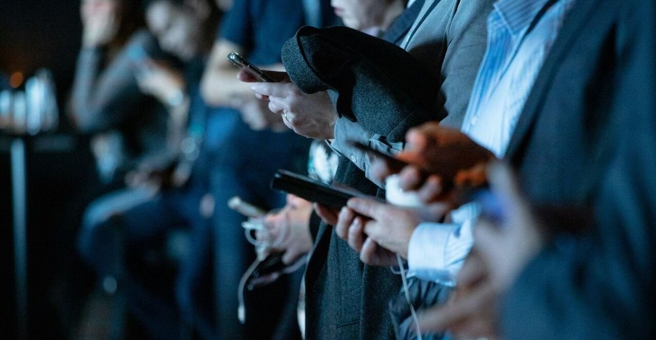 بريطانيا تفكك أكبر شبكة في تأريخها لسرقة الهواتف