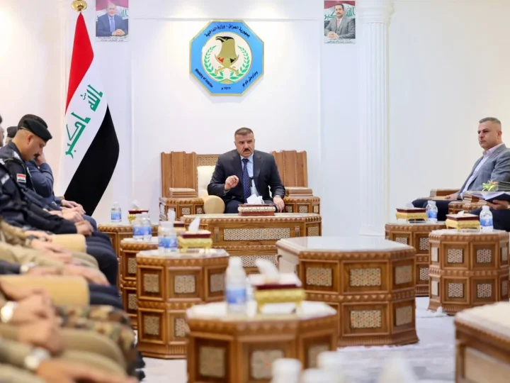 وزير الداخلية يؤكد على رفد كلية الشرطة بكفاءات جديدة ليكونوا آمري فصائل