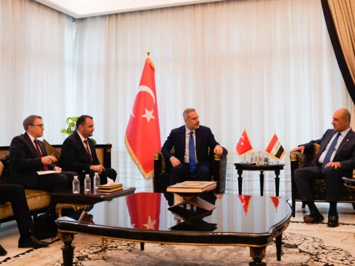 العراق وتركيا يبحثان تعزيز التعاون العسكري وضبط الحدود