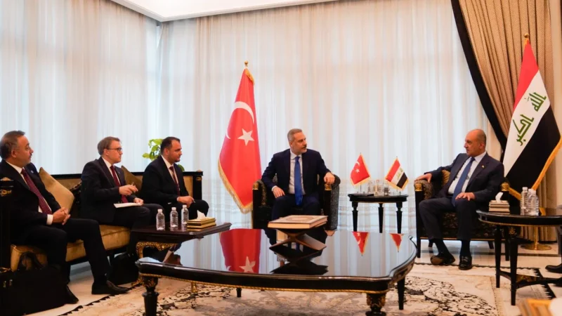 العراق وتركيا يبحثان تعزيز التعاون العسكري وضبط الحدود