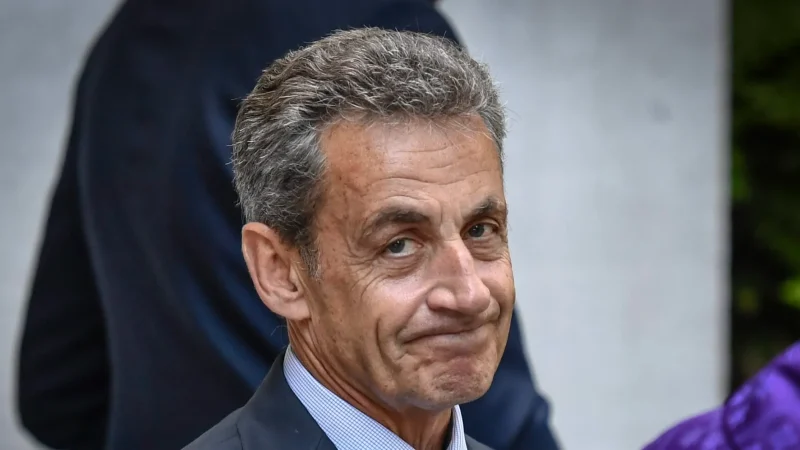 فرنسا.. الإفراج المؤقت عن ساركوزي بقرار قضائي