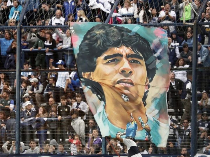 محاكمة جديدة في قضية وفاة مارادونا.. القضاء الأرجنتيني يعيد فتح الملف