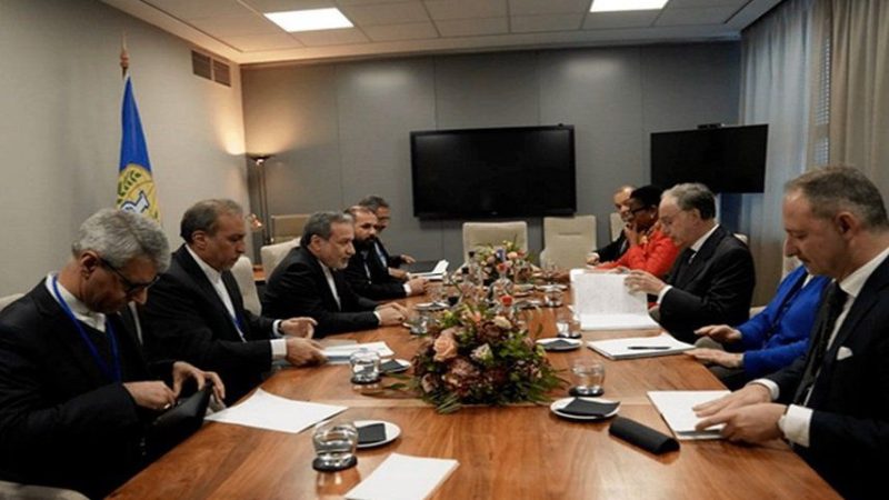 وزير الخارجية الايراني يطالب بمحاسبة الغرب على تزويد نظام ’صدام’ بالكيميائي