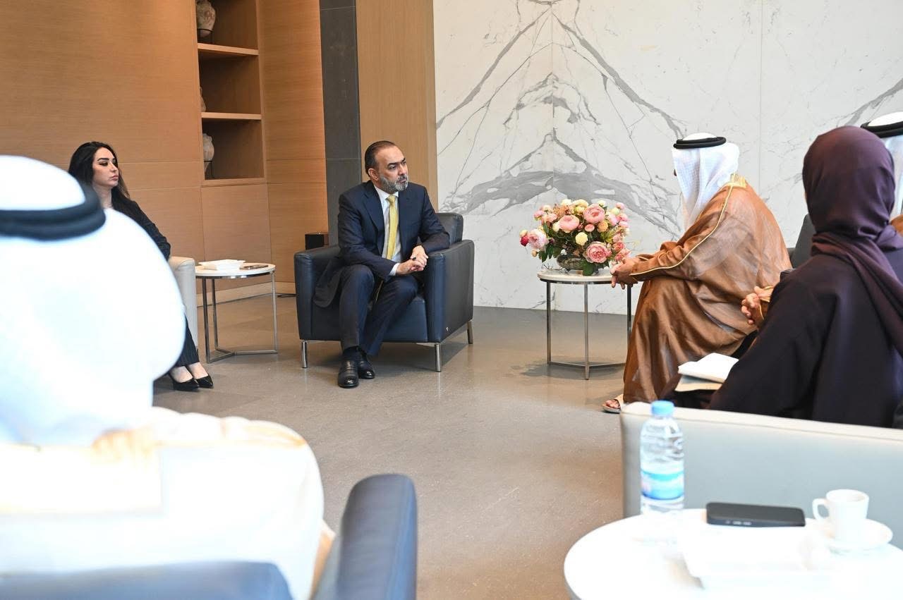 ابو رغيف يلتقي نظيره الإماراتي في بيروت لبحث التعاون الإعلامي الرقمي