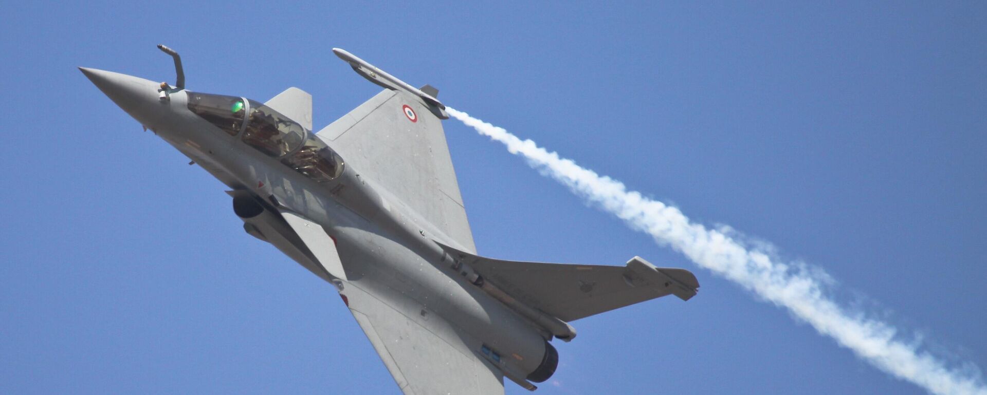 تعرف على مواصفات الطائرة الهندية التي تحطمت في معرض دبي الدولي للطيران ؟