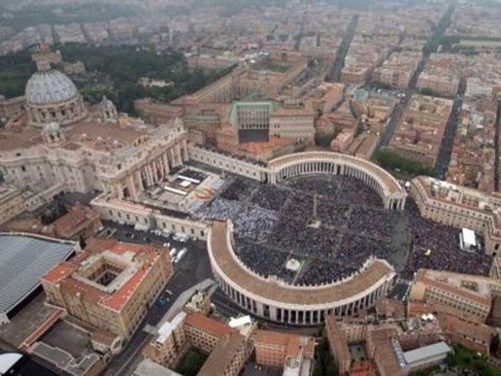 الفاتيكان يؤكد على قدسية الزواج الأحادي ورفض تعدد الزوجات