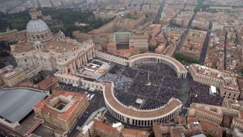 الفاتيكان يؤكد على قدسية الزواج الأحادي ورفض تعدد الزوجات