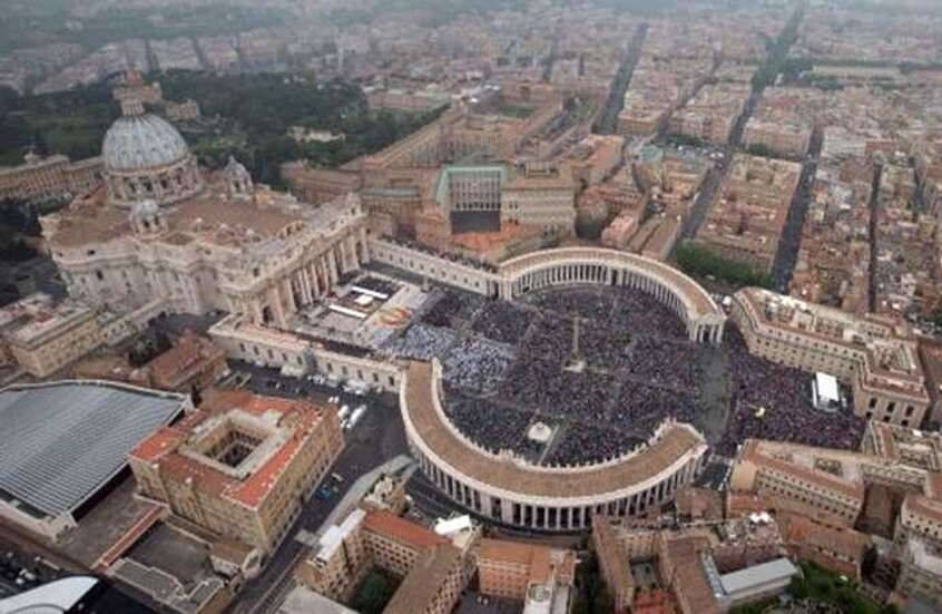 الفاتيكان يؤكد على قدسية الزواج الأحادي ورفض تعدد الزوجات