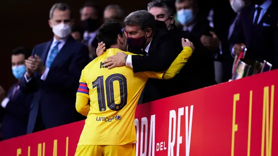 رئيس برشلونة يغلق الباب أمام ميسي: خيار العودة “غير واقعي”