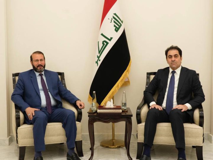 المندلاوي يبحث مع رئيس مؤسسة الشهداء تمديد رواتب ذوي الشهداء وتعديل قانون التعويضات