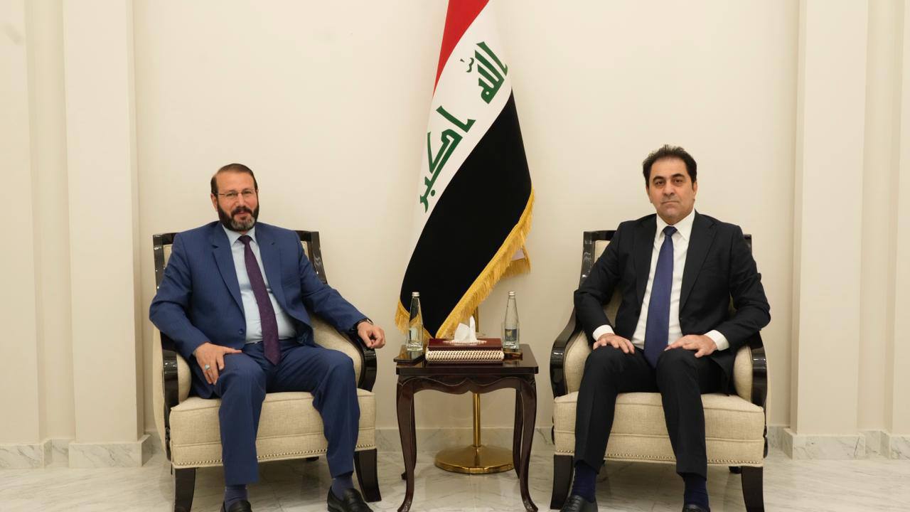 المندلاوي يبحث مع رئيس مؤسسة الشهداء تمديد رواتب ذوي الشهداء وتعديل قانون التعويضات