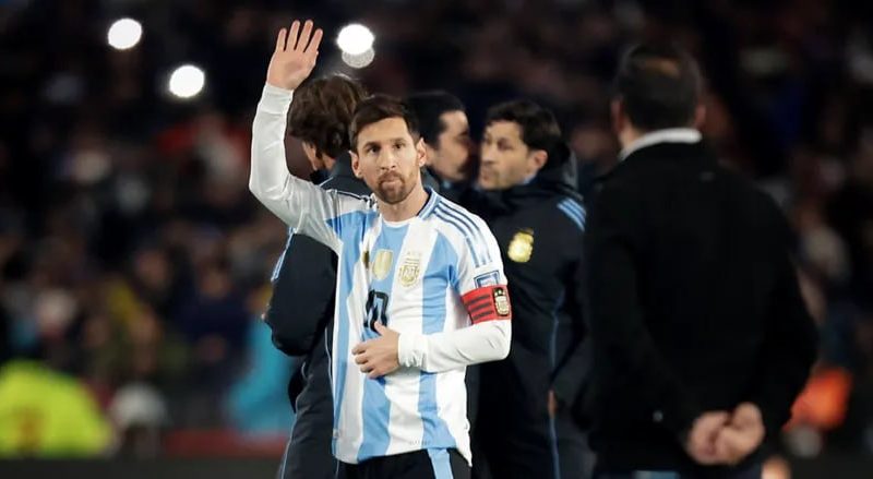 ميسي: سأعود لبرشلونة ولن أثقل على الأرجنتين