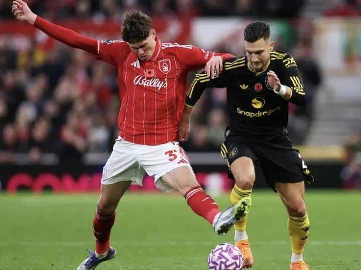 مانشستر يونايتد يفرّط بفوز ثمين ويتعادل مع نوتنغهام فورست 2-2