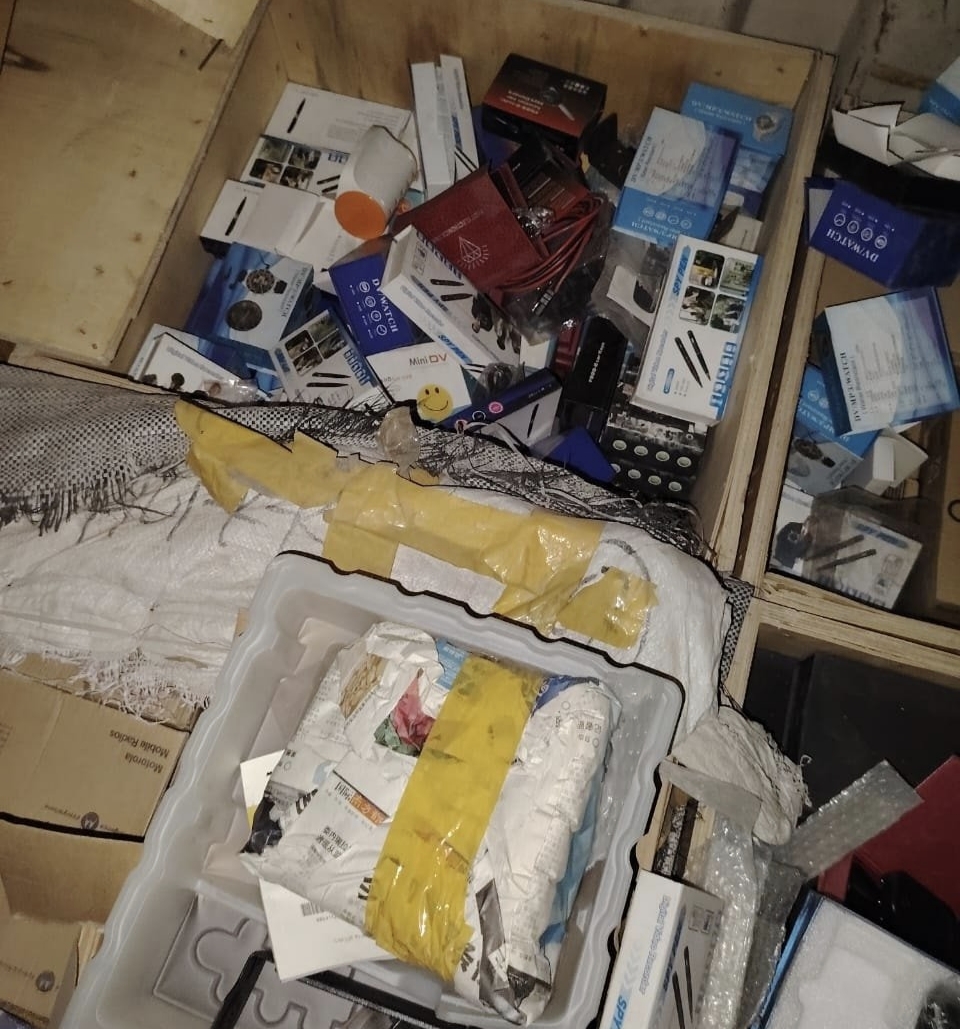 الجمارك تضبط 16 حاوية مخالفة في ميناء أم قصر الأوسط