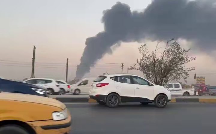 اندلاع حريق ضخم داخل مخازن تجارية في منطقة الكرغولية ببغداد