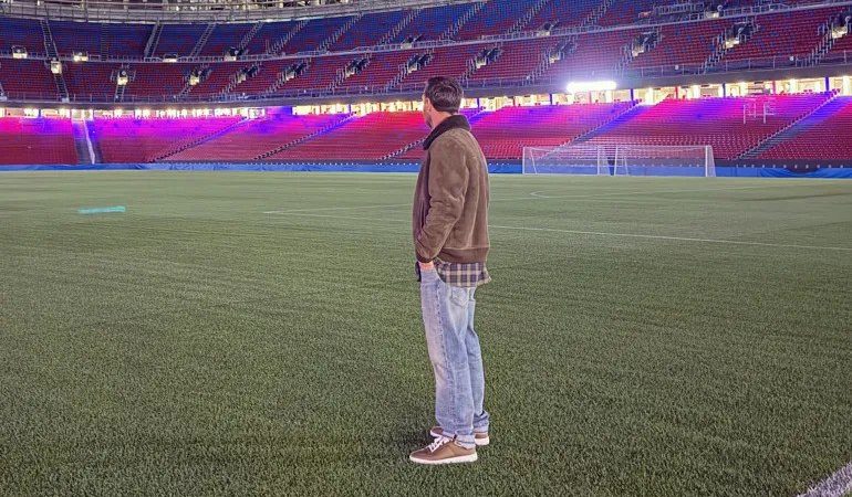 رئيس برشلونة يعلق على زيارة ميسي لكامب نو: النادي أكبر من أي فرد