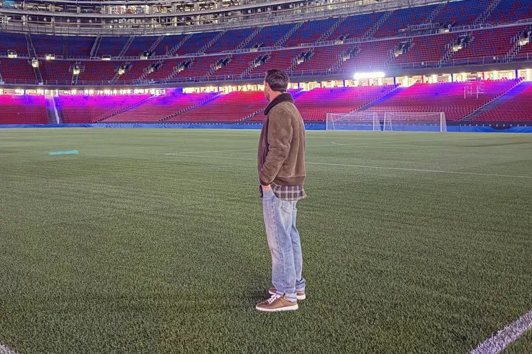 رئيس برشلونة يعلق على زيارة ميسي لكامب نو: النادي أكبر من أي فرد