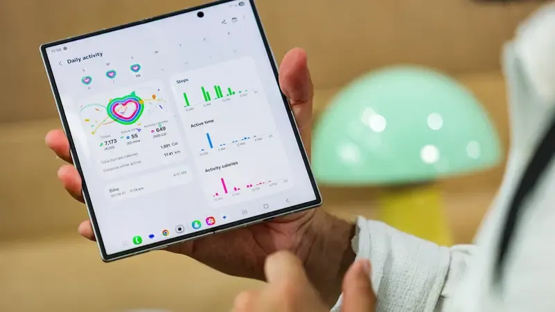 “سامسونغ” تكشف عن هاتف ” Galaxy Z TriFold” وتحدد موعد إطلاقه