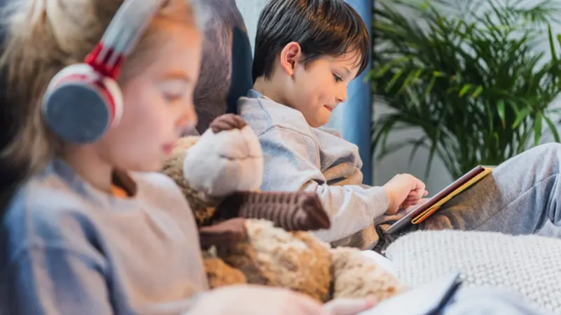 ماليزيا تعتزم حظر “التواصل الاجتماعي” لمن هم أقل من 16 عاما