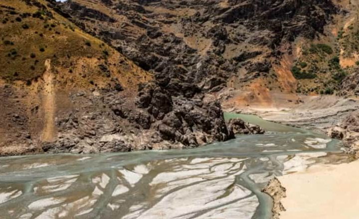 وزير الطاقة الإيراني يحذر من أزمة مياه حادة في طهران