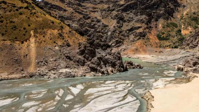 وزير الطاقة الإيراني يحذر من أزمة مياه حادة في طهران