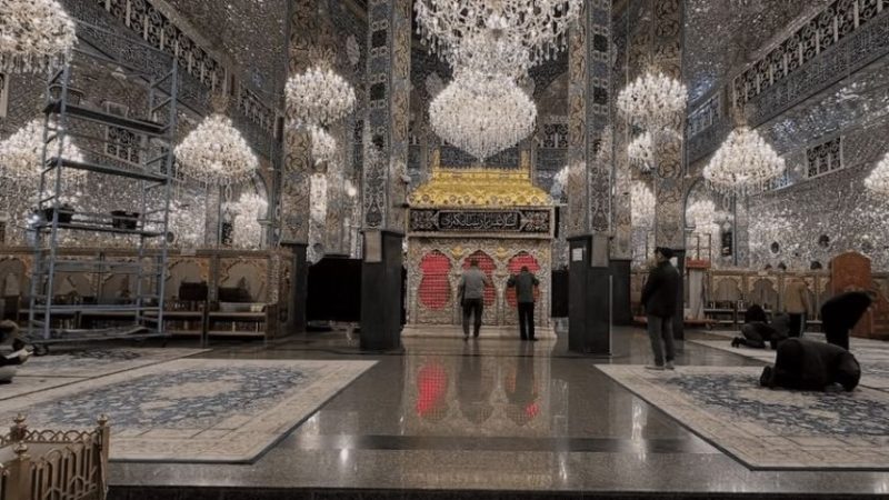 سوريا تفتح مقام السيدة زينب (ع) لمواطني دولتين عربيتين