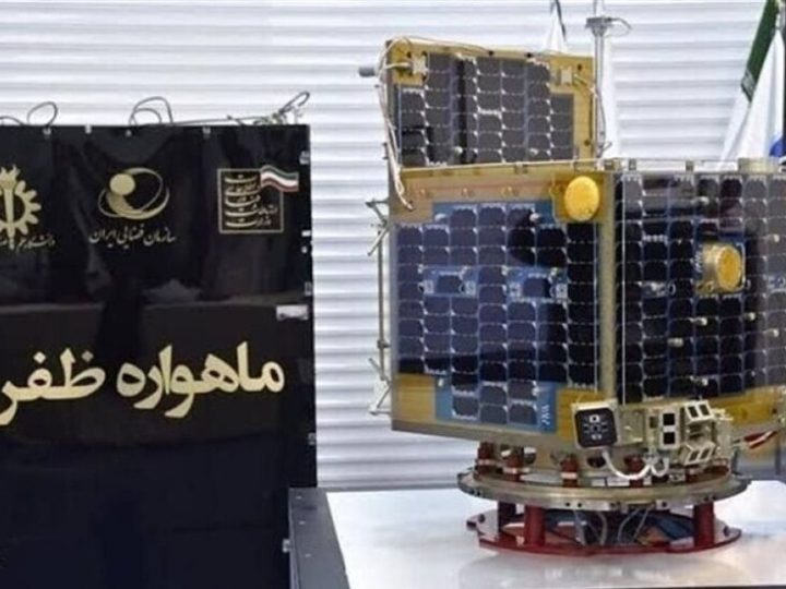 إيران تعلن إطلاق تاريخي لثلاثة أقمار صناعية إيرانية