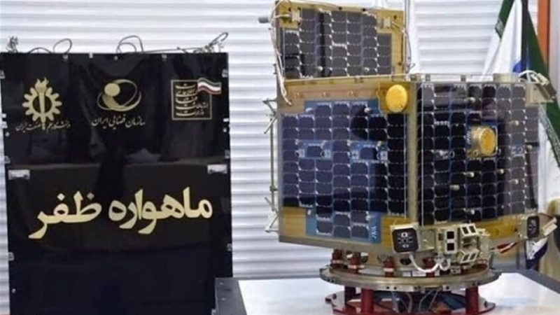 إيران تعلن إطلاق تاريخي لثلاثة أقمار صناعية إيرانية