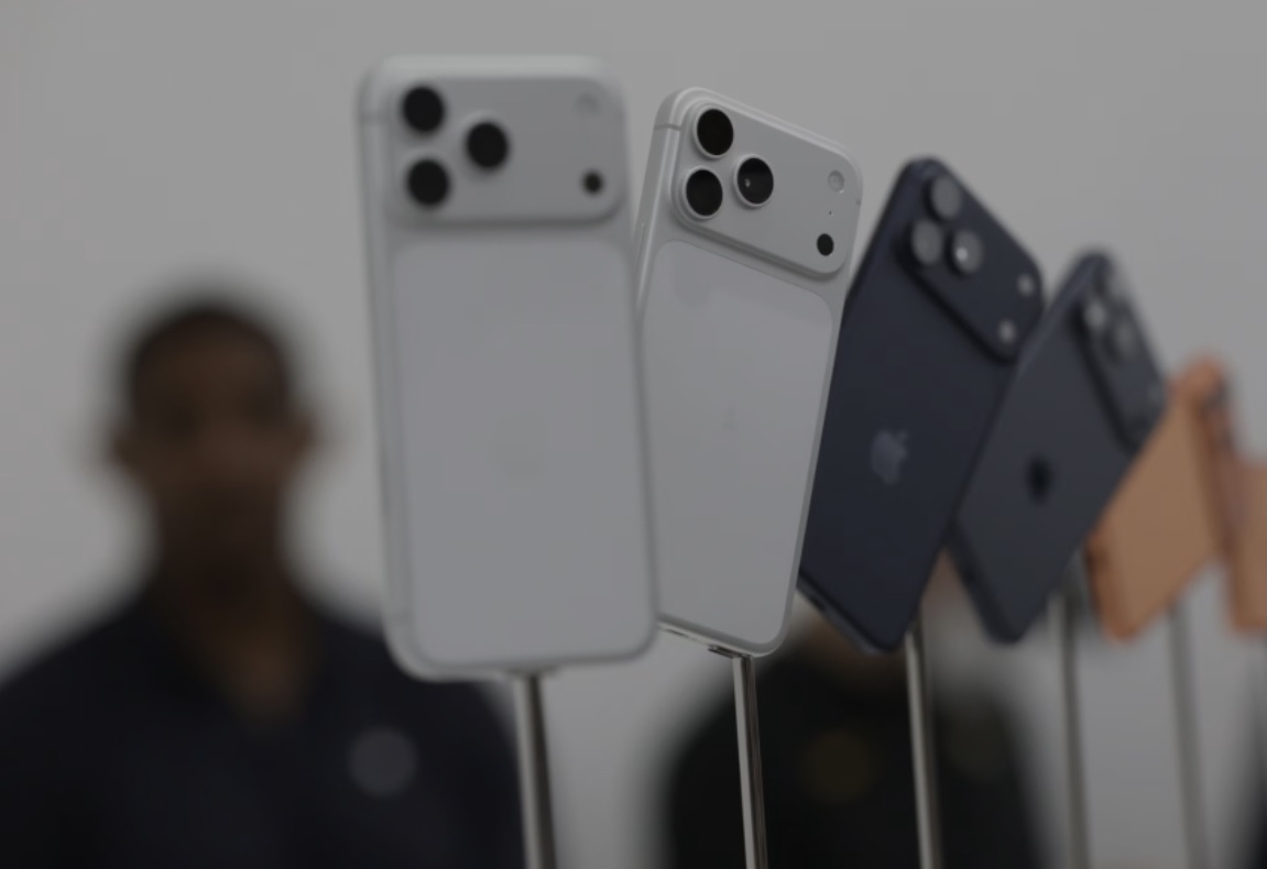 بمبيعات قياسية.. آيفون 17 يشعل سوق الهواتف عالمياً