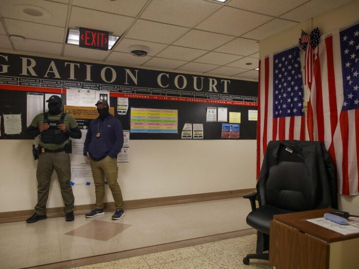 الولايات المتحدة تدفع 3 آلاف دولار لكل مهاجر غير شرعي مقابل المغادرة