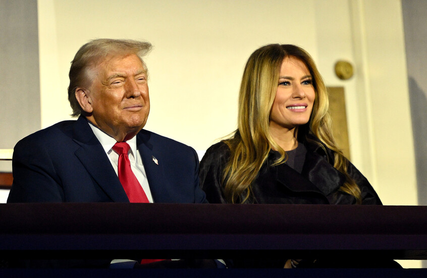 ترامب يتحدث مطولا عن ملابس ميلانيا “الداخلية” أمام مؤيديه ويثير تفاعل الجمهور!