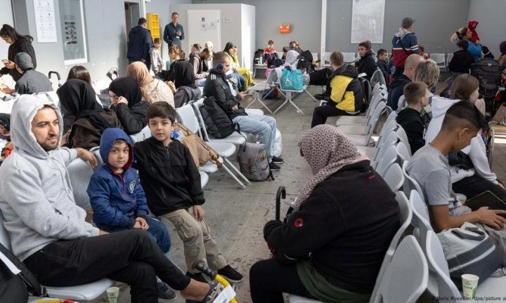 الحكومة الالمانية تصدر 100 ألف تأشيرة “لم شمل” عائلات اللاجئين