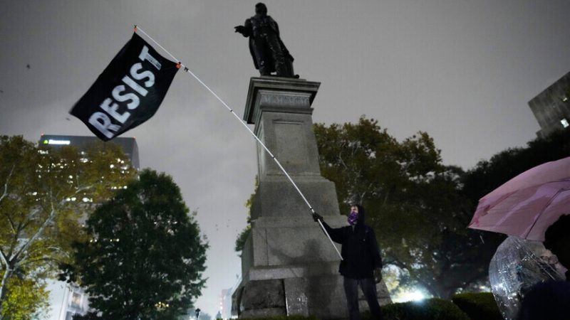 الولايات المتحدة توسع حظر السفر لمواطني أكثر من 30 دولة