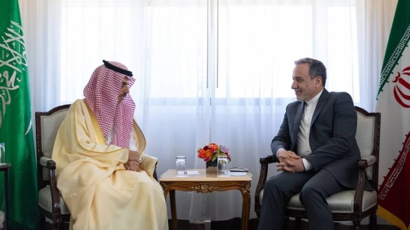 ايران والسعودية تبحثان اوضاع اليمن ولبنان والاعتداءات الإسرائيلية