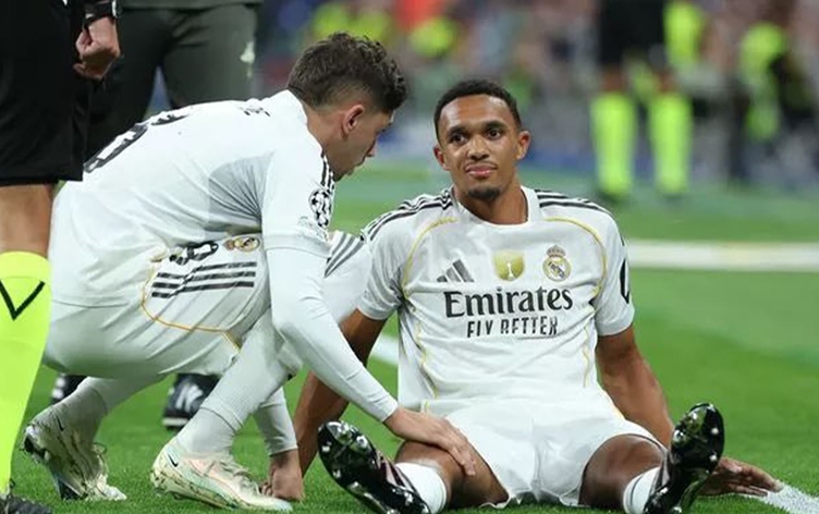 انتكاسة خطيرة لأرنولد تربك حسابات ريال مدريد