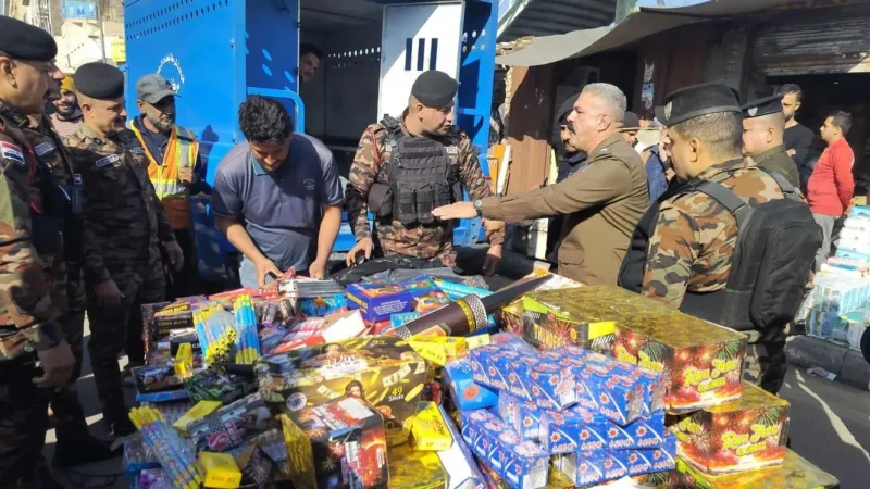 القوات الأمنية تصادر كميات كبيرة من الألعاب النارية شرقي بغداد