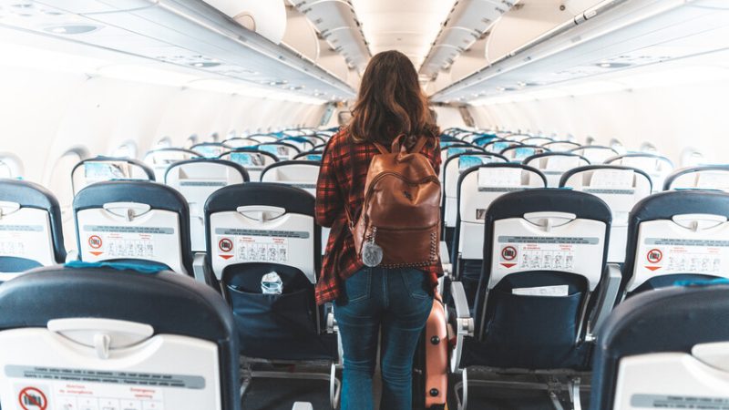 ما هو أفضل مقعد على الطائرة لتجنب الإصابة بالعدوى؟