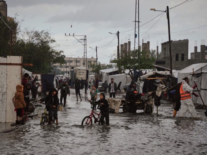 بعد اليابان وقبرص .. عاصفة “بايرون” تضرب الشرق الأوسط خلال 24 ساعة المقبلة وسط تحذيرات من أمطار غزيرة وفيضانات