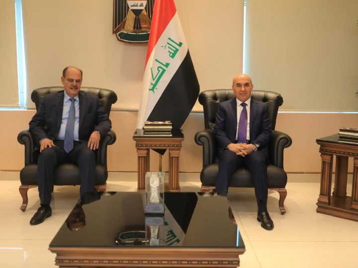 مؤيد اللامي يناقش مع وزير الإعمار خطوات تسريع تنفيذ مشروع إسكان الصحفيين في بغداد