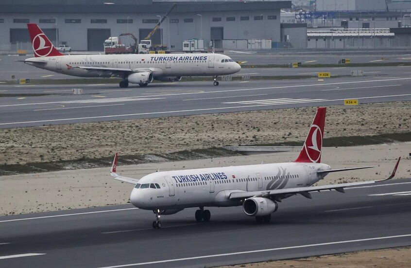 هبوط طائرة تركية اضطراريا في برشلونة بعد تهديد بقنبلة على متنها