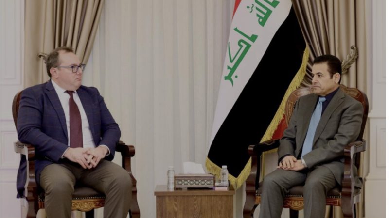 الأعرجي للقائم بأعمال السفارة الأمريكية: نبذل جهوداً بأن لا يكون العراق ساحة لتصفية الحسابات