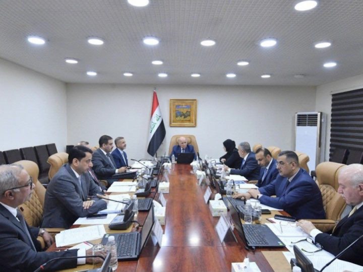 المجلس الوزاري يصدر توضيحا بشأن احتساب الشهادات للموظفين