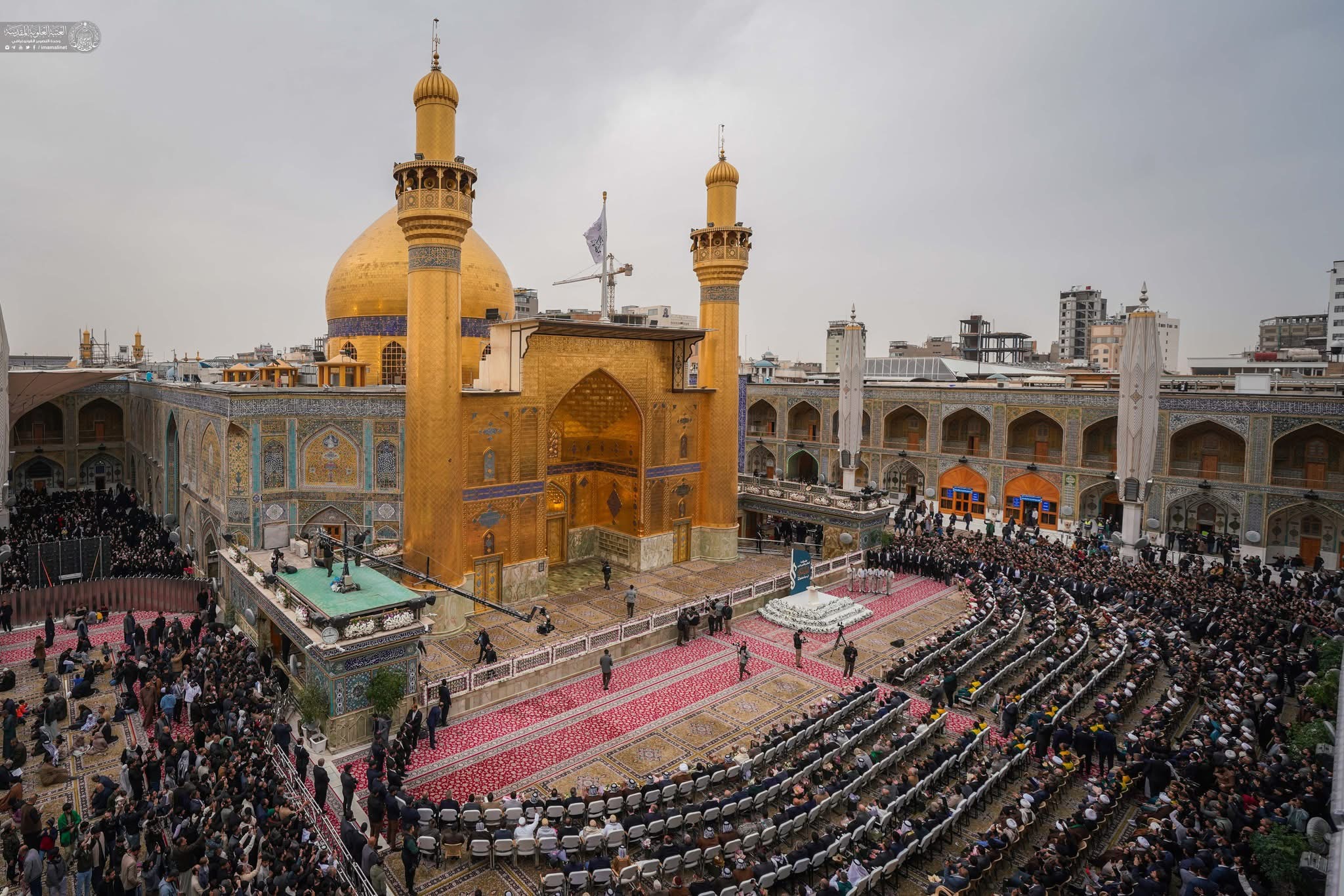 العتبة العلوية المقدسة تزيح الستار عن مشروع تأهيل وتذهيب الإيوان الذهبي الكبير