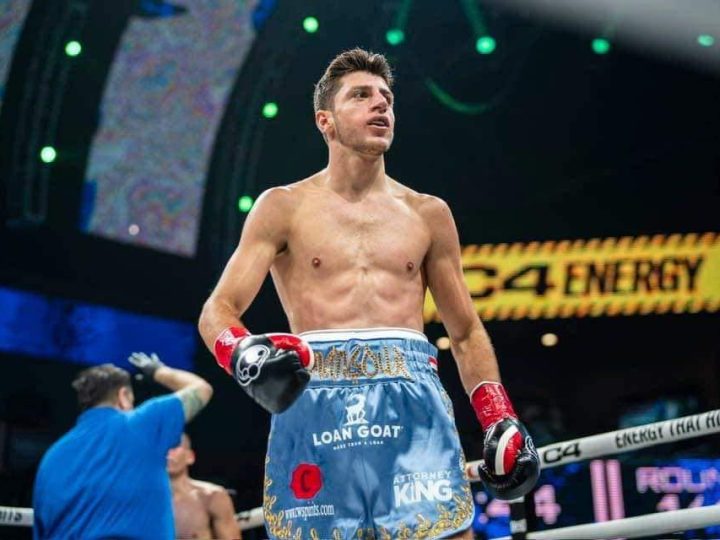 العراقي جوناثان يتوج بالحزام الذهبي للملاكمة في أميركا