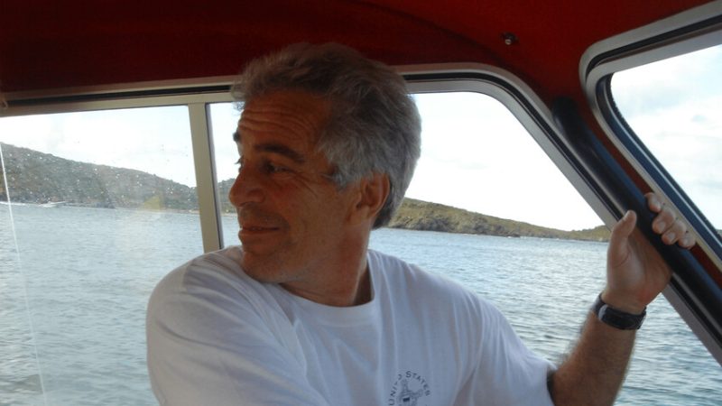 6 أشياء صادمة لم تكن معروفة عن المجرم الجنسي جيفري إبستين!