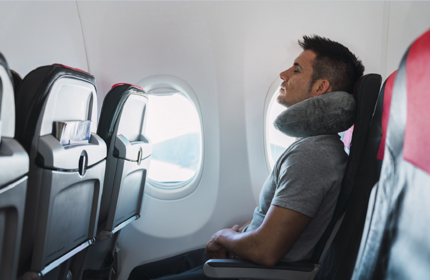 “نصيحة ذهبية للمسافرين”.. وضعية خطيرة للساقين على الطائرة قد تؤدي لتجلط الدم